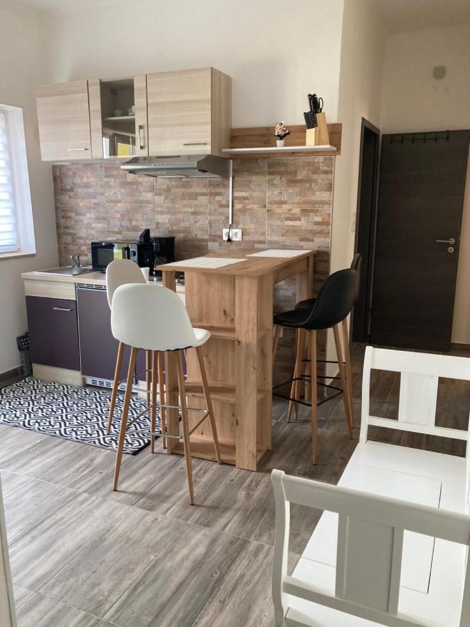 Apartments Kekec 乌马格 外观 照片